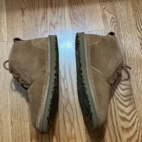 UGG × Charcoal Neumel Chukka Suede in Chestnut Men\'s Sz 10 NEW main image 7